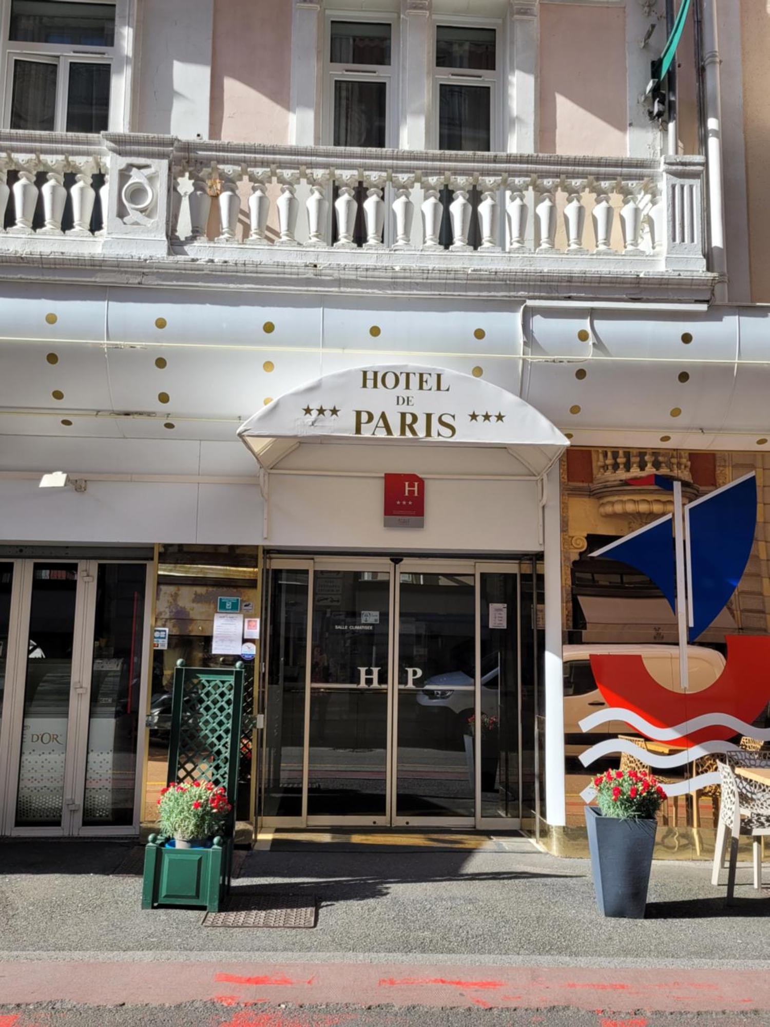 De Paris Hotel 3*